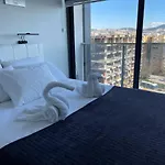Апартаменты Sea View 1Br Apt - Steps To Beach - Modern Residence