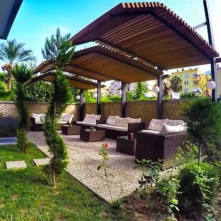 Sea View 1Br Apt - Steps To Beach - Modern Residence