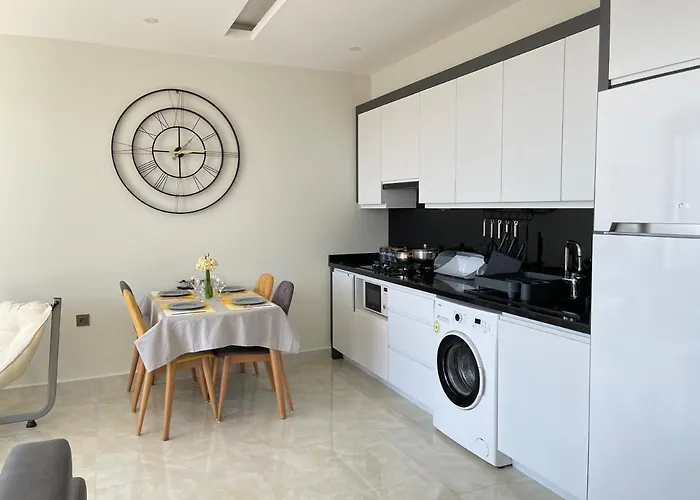 Sea View 1Br Apt - Steps To Beach - Modern Residence Daire Alanya